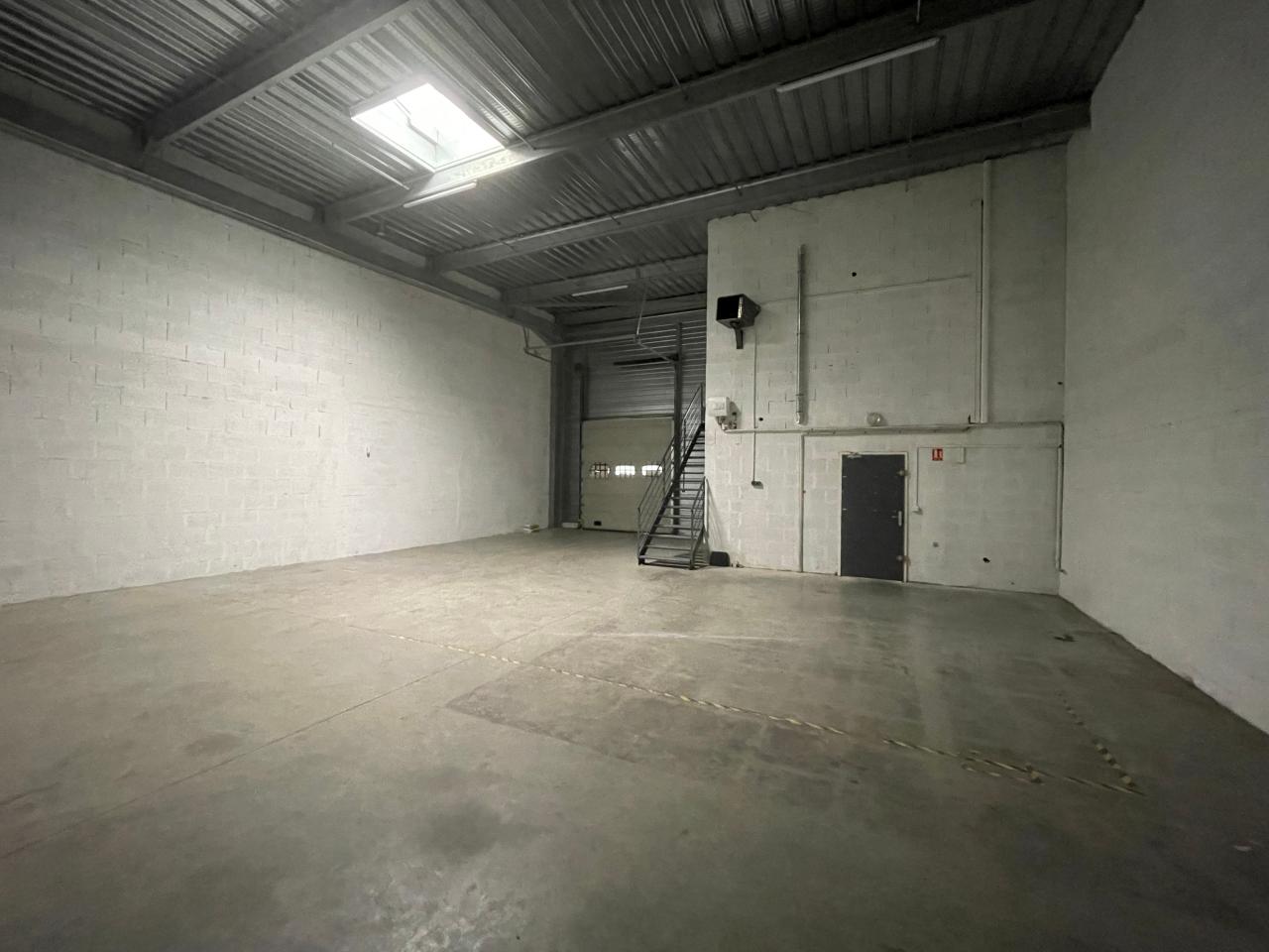 Local d'activité Décines-Charpieu 1256m² Location local d'activité Décines-Charpieu Rhône OLACT2424547 1